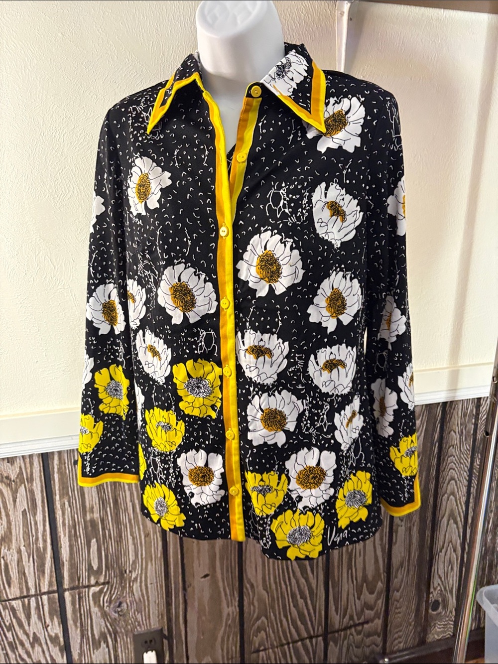 Black & Yellow Floral Button-Down Shirt - Women